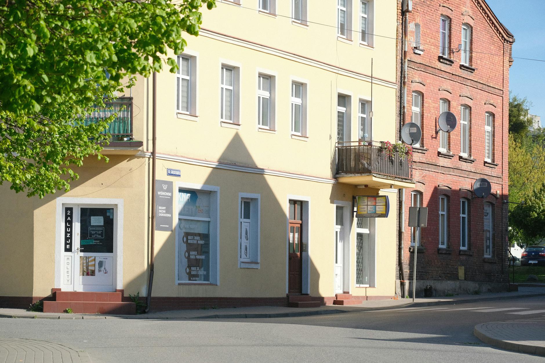 Mapka z zaznaczonym Raciborzem i ikonami symbolizującymi projekty Funduszy Europejskich