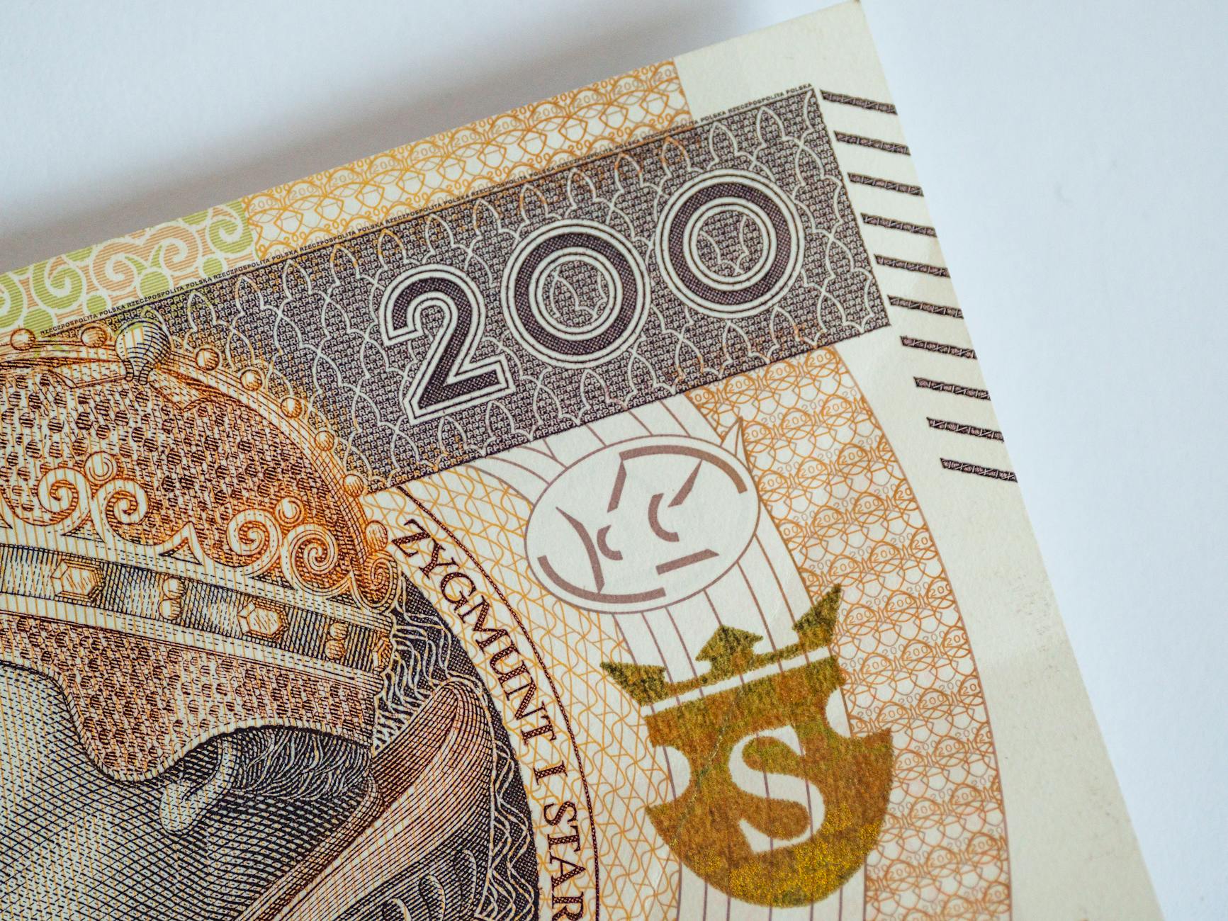 Racibórz: Od warsztatów kwiatowych po walkę z oszustami – lokalne inicjatywy i ostrzeżenia